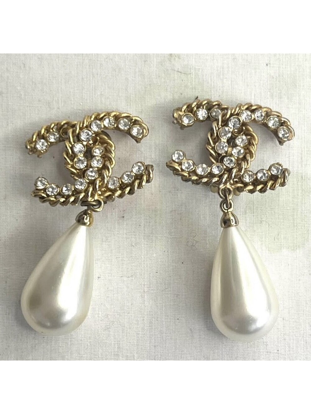 Clip-On Dangle Earrings Designer Style Gold Tone Faux Pearl Rhinestone Vtg Lux